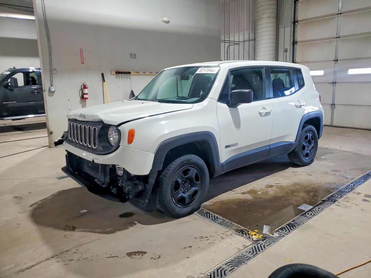 2016 Jeep Renegade Sport, VIN ZACCJBAT6GPC77738 — Front end