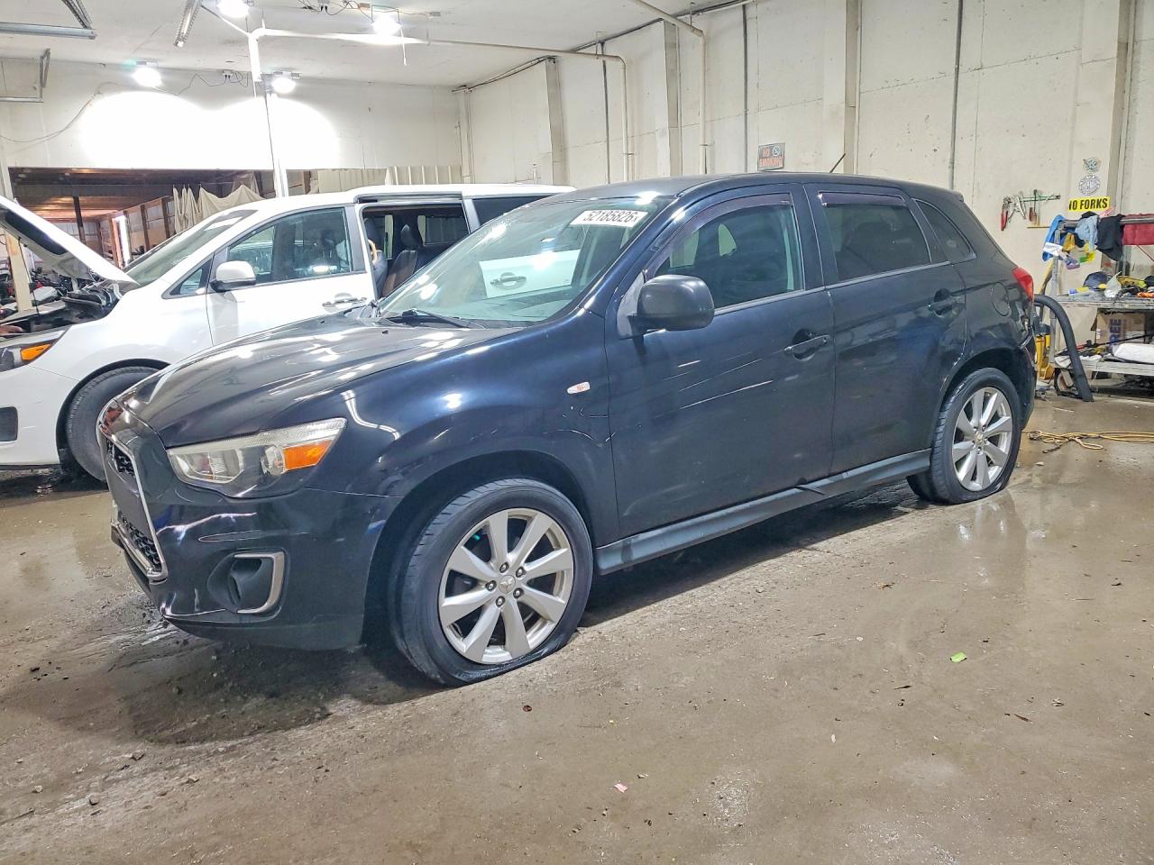2015 Mitsubishi Outlander ES, VIN 4A4AP3AW6FE046330 — Undercarriage