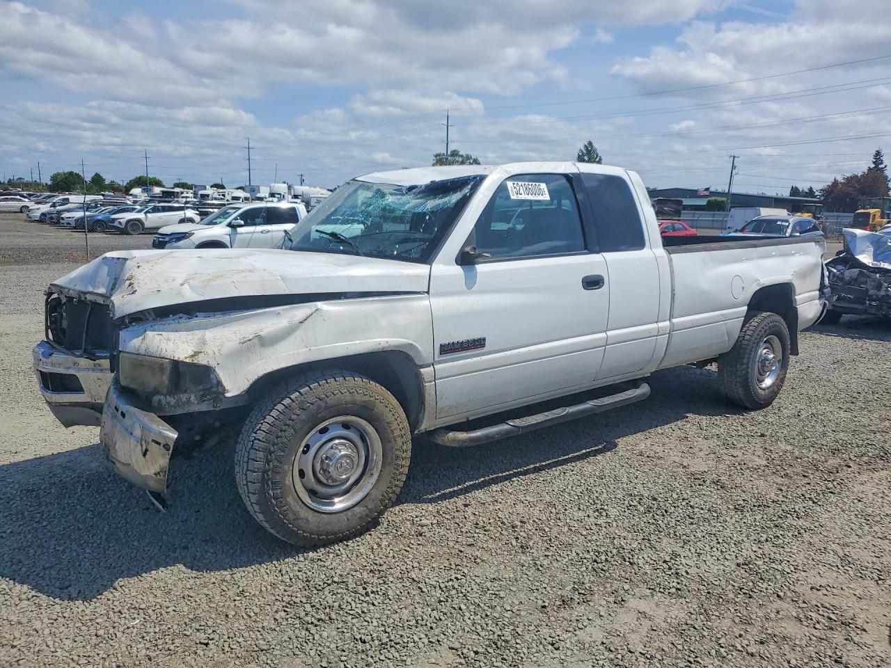 2001 Dodge 2500, VIN 3B7KC23671G813201 — Front end