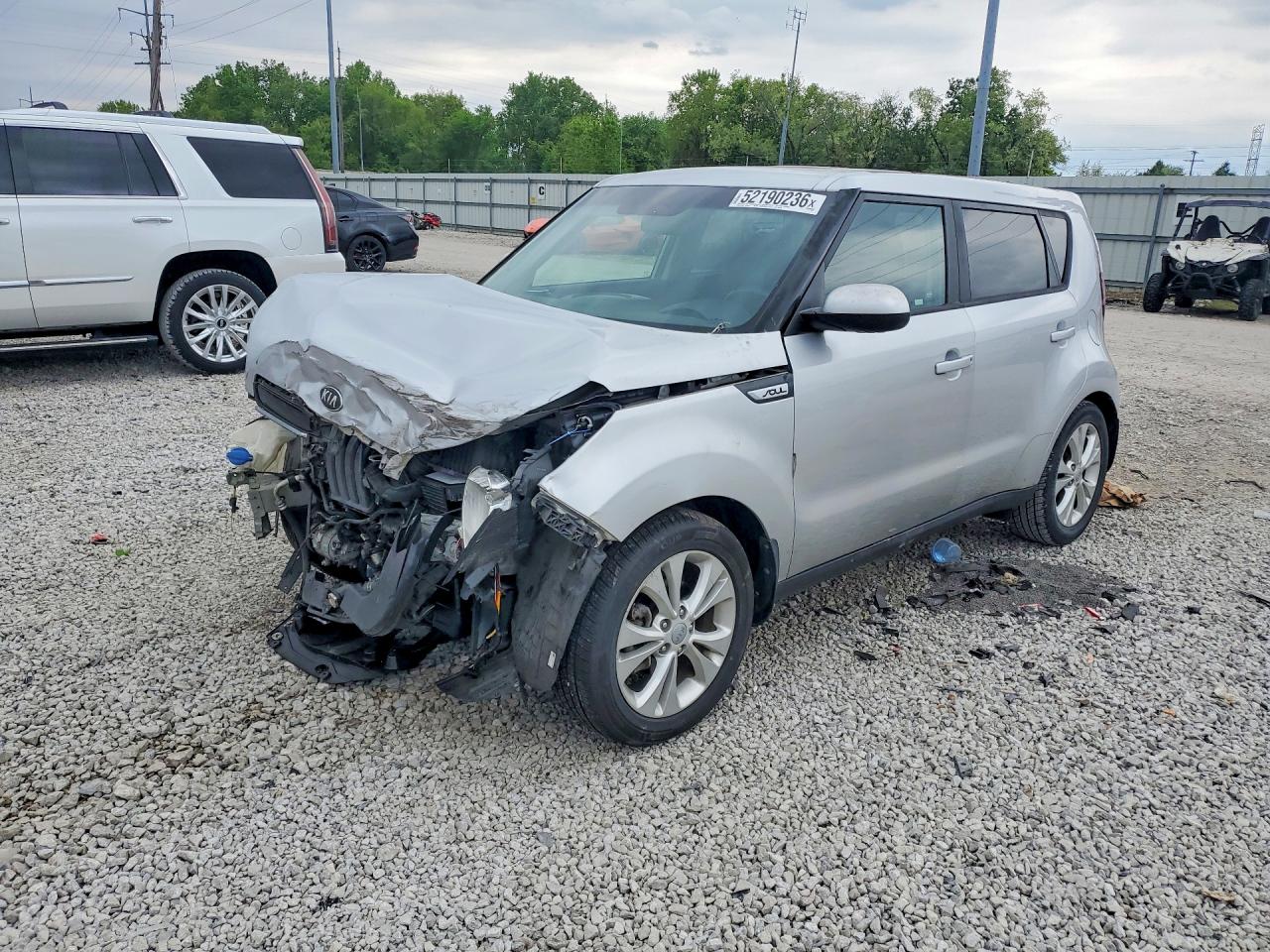 2015 Kia Soul +, VIN KNDJP3A54F7780869 — Front end