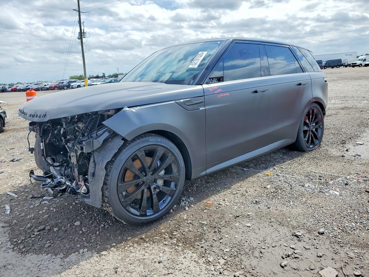 2026 Land Rover Range Rover Sport SE Dynamic, VIN SAL1L9FU0TA634815 — Front end