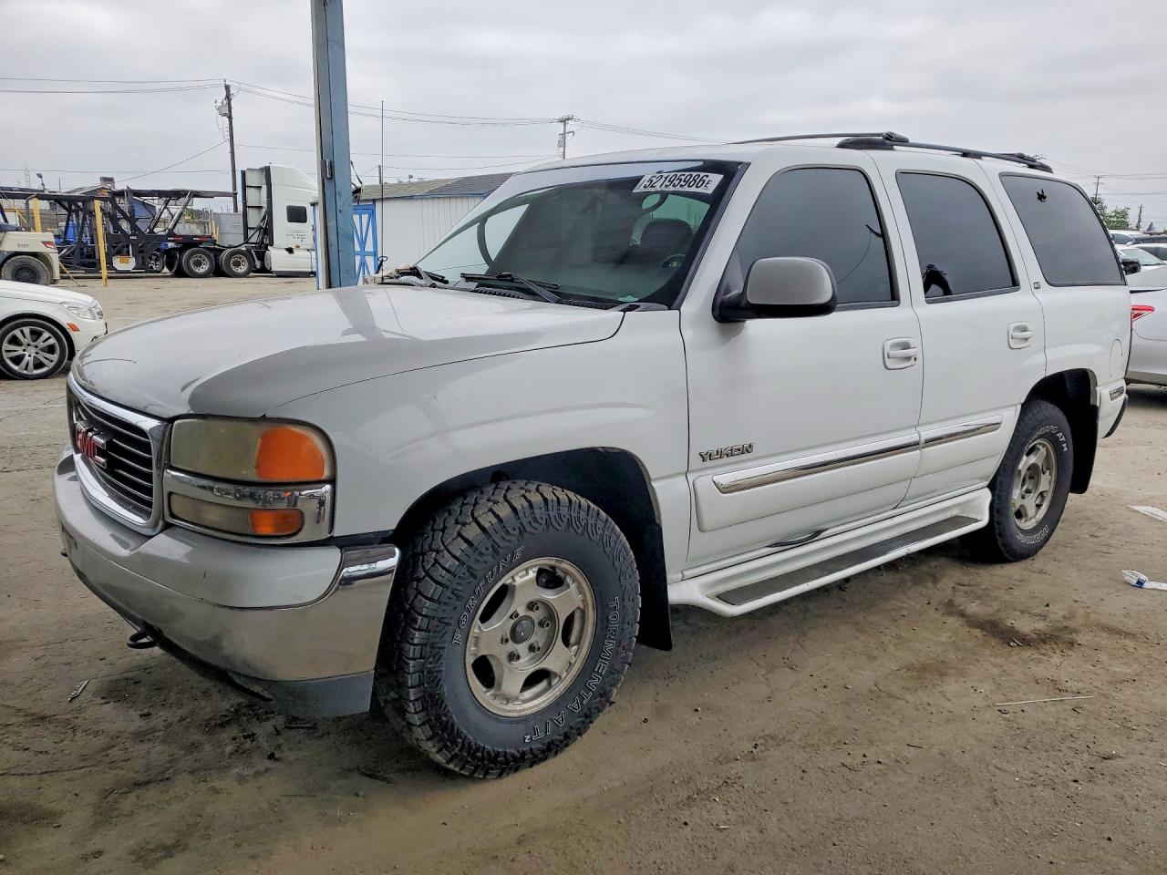 2000 GMC Yukon SLT, VIN 1GKEK13T0YJ211639 — Rear end