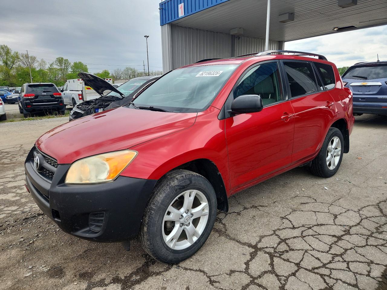 2011 Toyota RAV4, VIN JTMBF4DV2B5041806 — Ранее повреждён