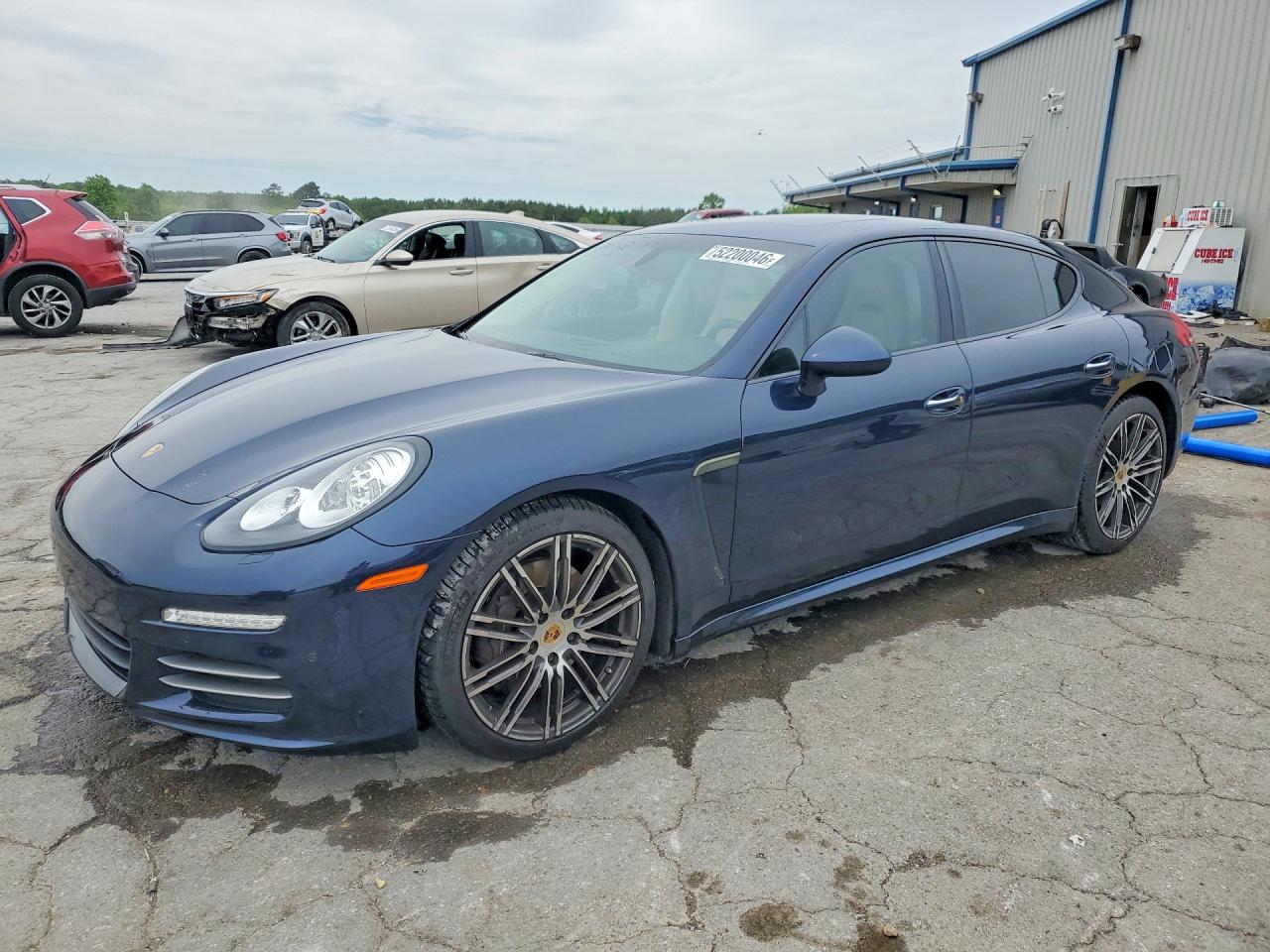 2015 Porsche Panamera 4, VIN WP0AA2A72FL006737 — Water / flood