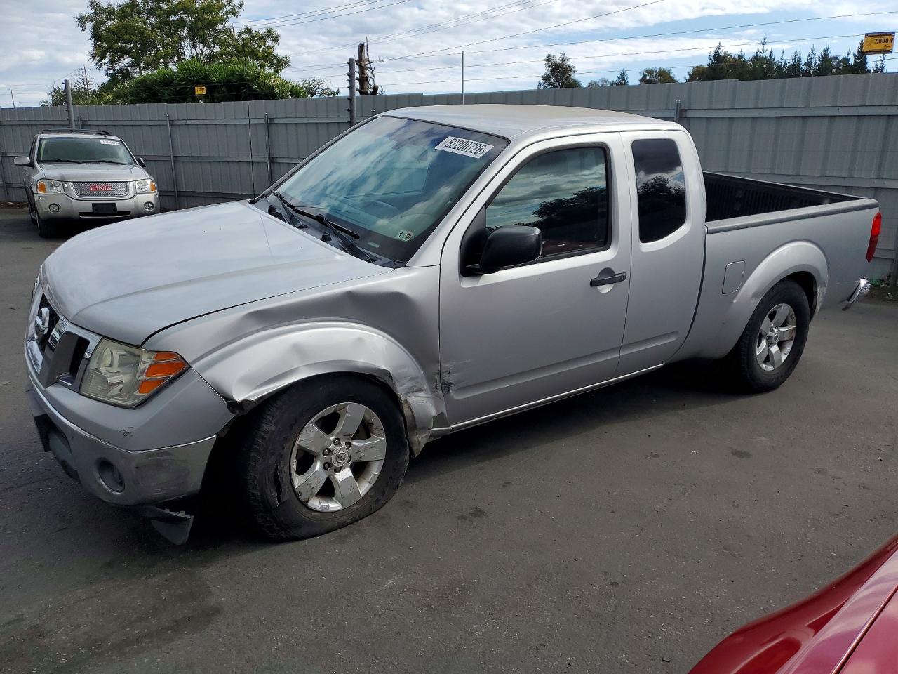 2011 Nissan Frontier SV, VIN 1N6AD0CW0BC403158 — Front end