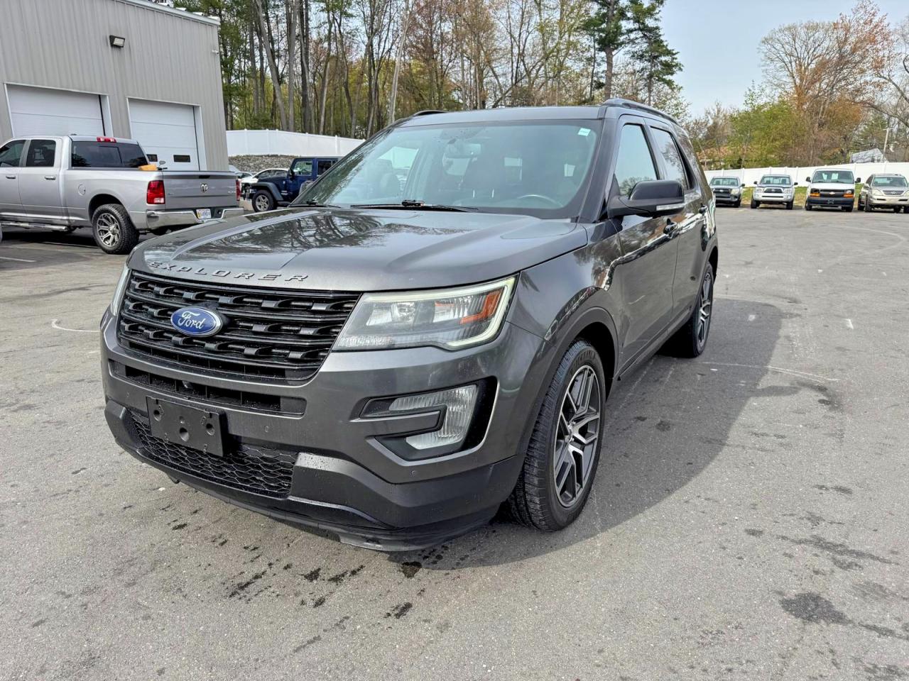 2017 Ford Explorer Sport, VIN 1FM5K8GT8HGA00745 — Minor dents and scratches
