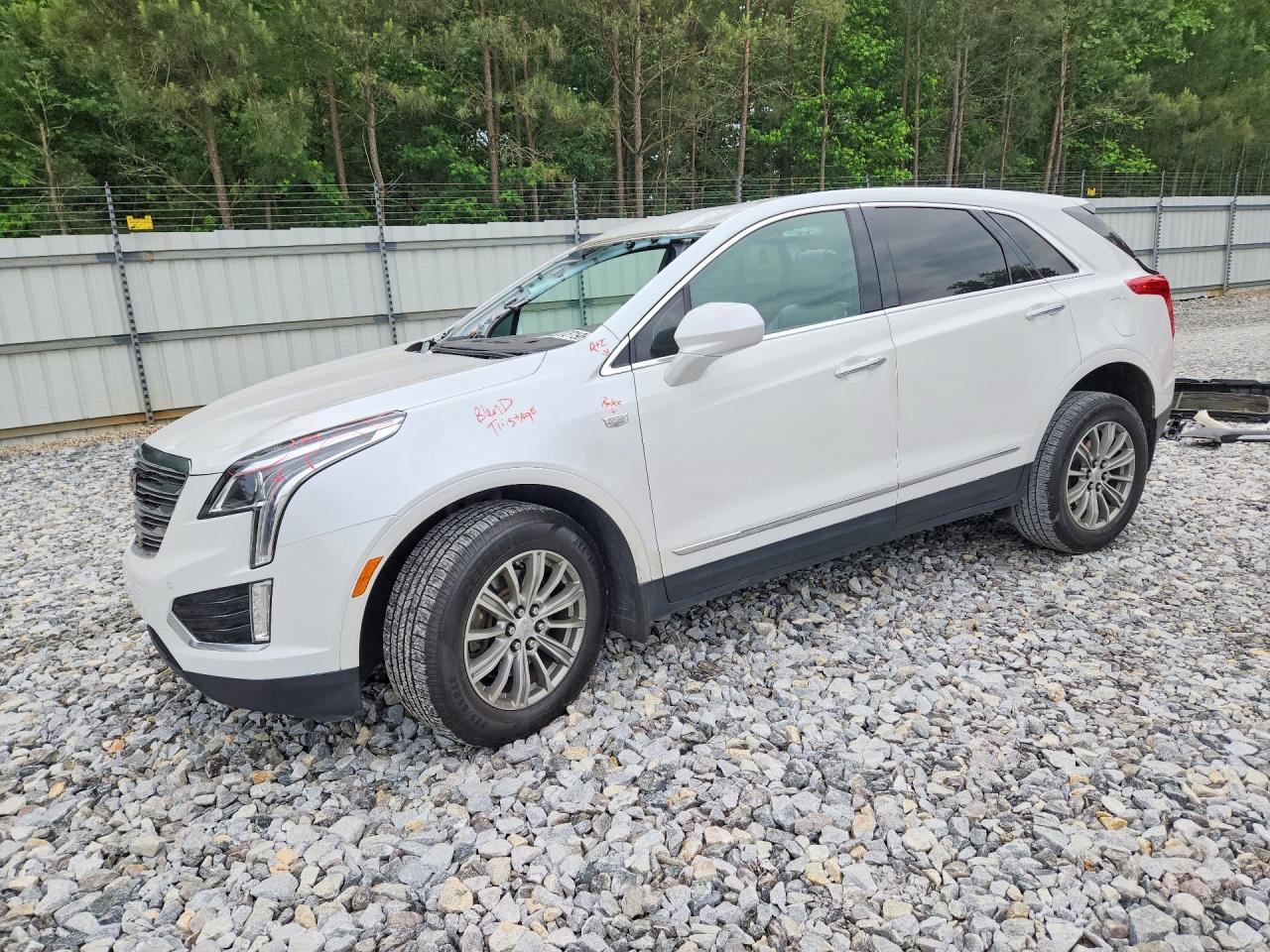 2018 Cadillac XT5 Luxury FWD, VIN 1GYKNCRS5JZ211606 — Stripped