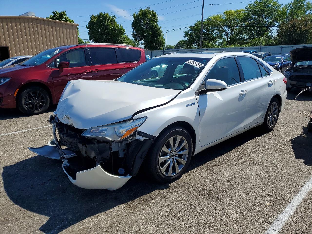 2015 Toyota Camry XLE, VIN 4T1BD1FK8FU147823 — Front end