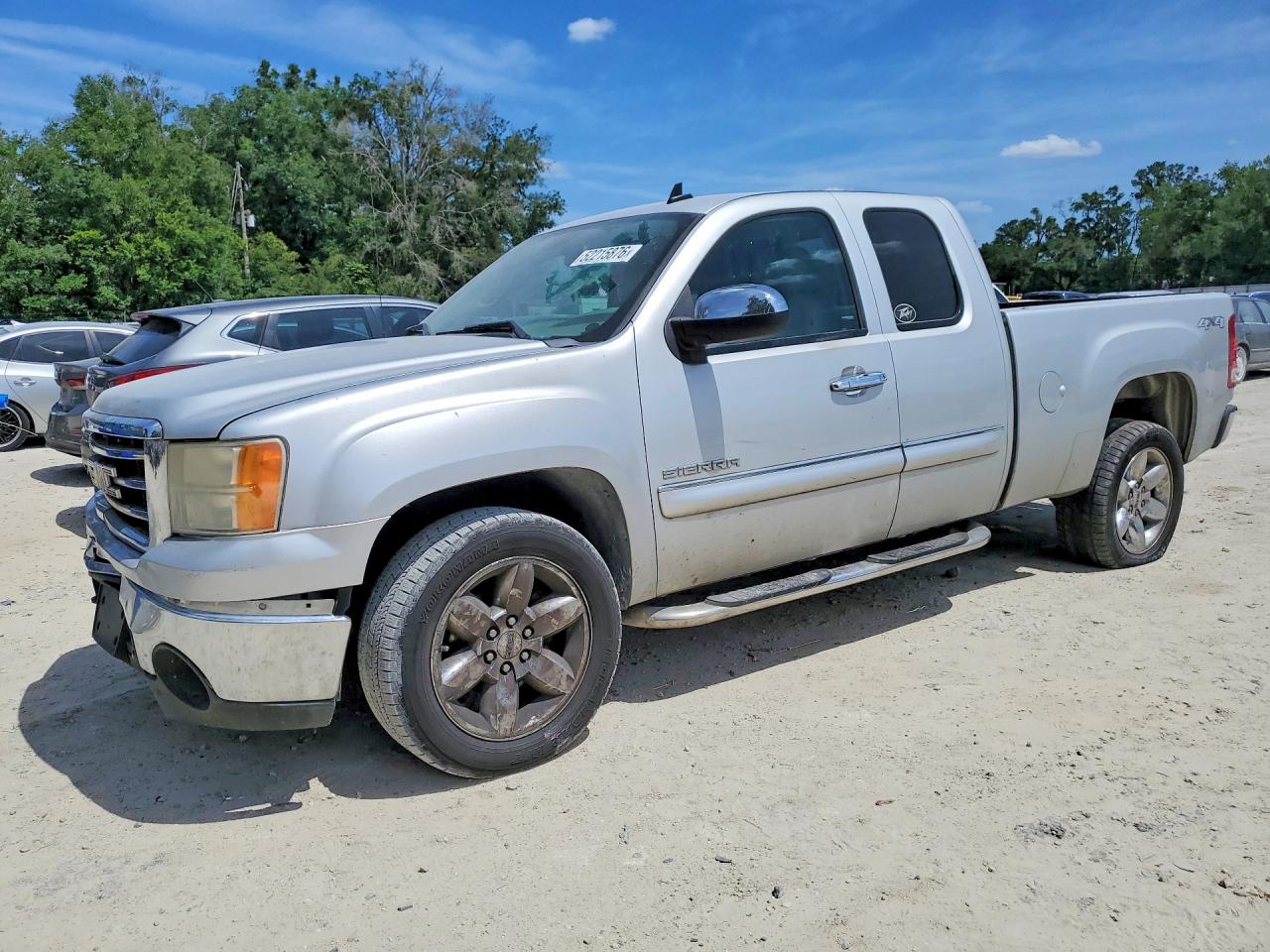 2013 GMC Sierra 1500 SLE, VIN 1GTR2VE78DZ120540 — Front end