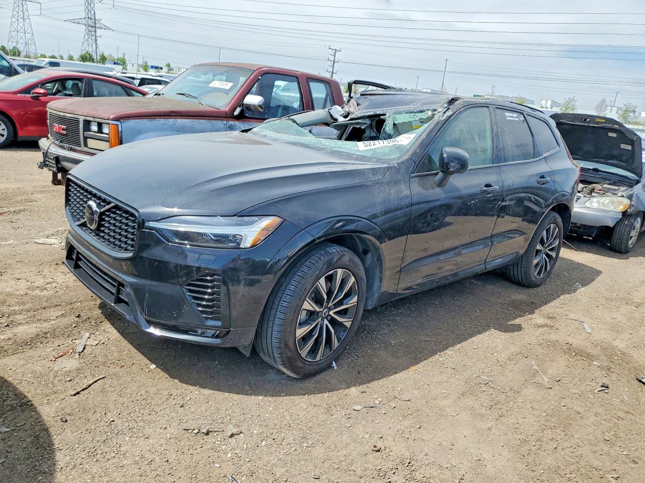 2025 Volvo XC60 Core, VIN YV4M12RJ1S1216102 — Опрокидывание