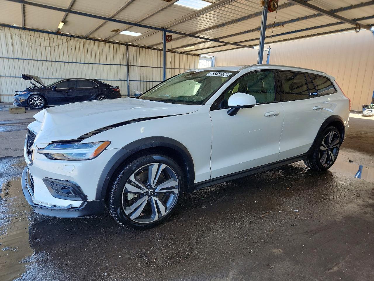 2025 Volvo V60 Plus, VIN YV4L12WK1S2145731 — Front end