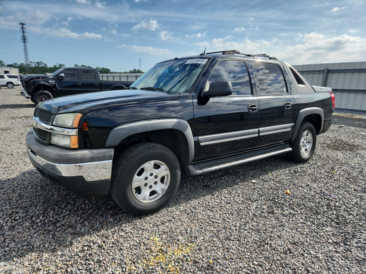 2005 Chevrolet Avalanche Z66, VIN 3GNEC12Z15G105221 — Rear end
