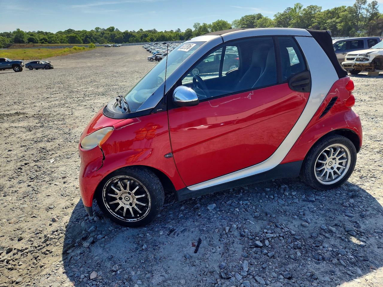 2011 Smart fortwo Passion, VIN WMEEK3BA9BK424759 — Minor dents and scratches