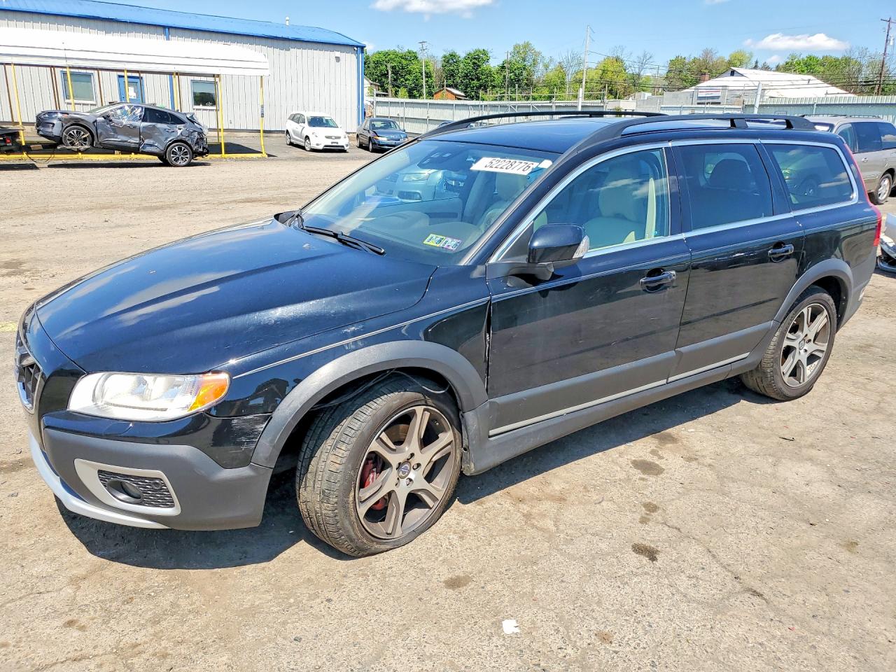 2012 Volvo XC70 T6, VIN YV4902BZ7C1144154 — Front end