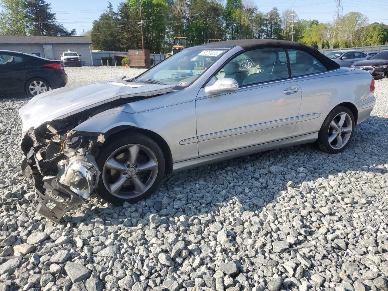 2005 Mercedes-Benz CLK 320, VIN WDBTK65J05F130875 — Перед