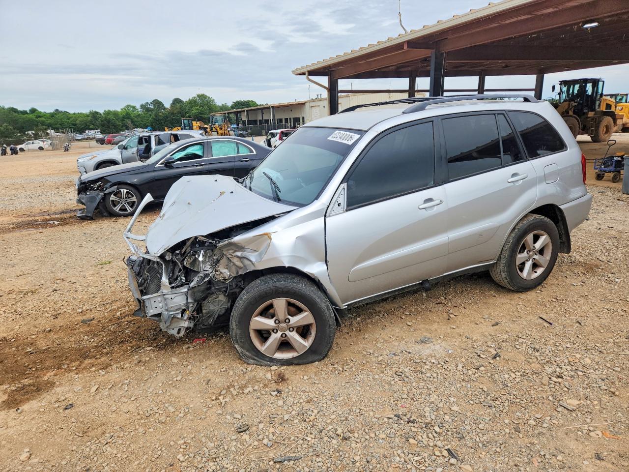 2005 Toyota RAV4, VIN JTEGD20V450067309 — Front end