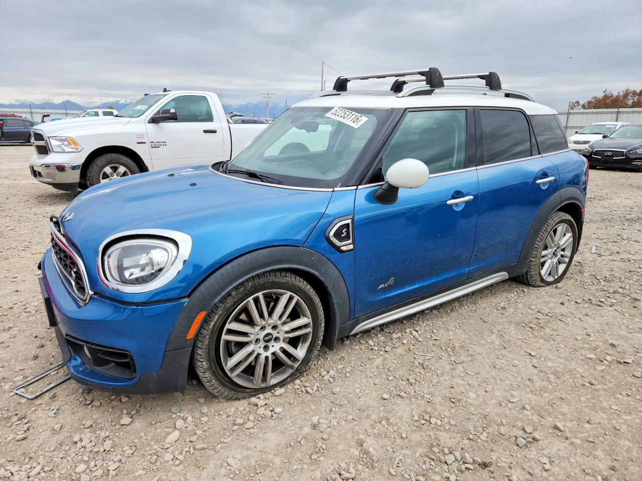 2017 MINI Countryman Cooper S, VIN WMZYT5C32H3D81523 — Перед