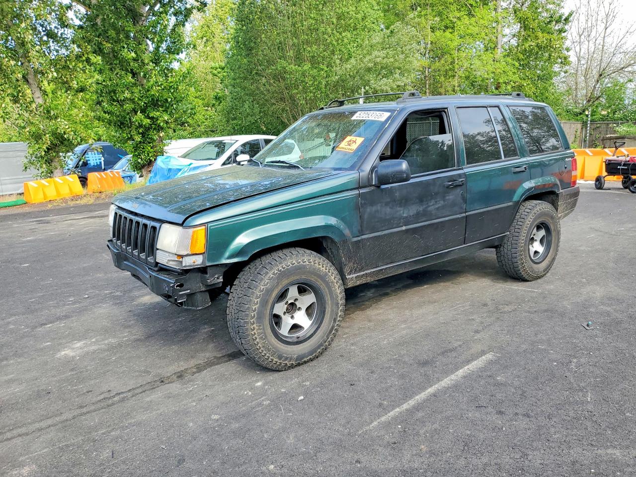 1998 Jeep Grand Cherokee Laredo, VIN 1J4GZ58S2WC284191 — Вандализм