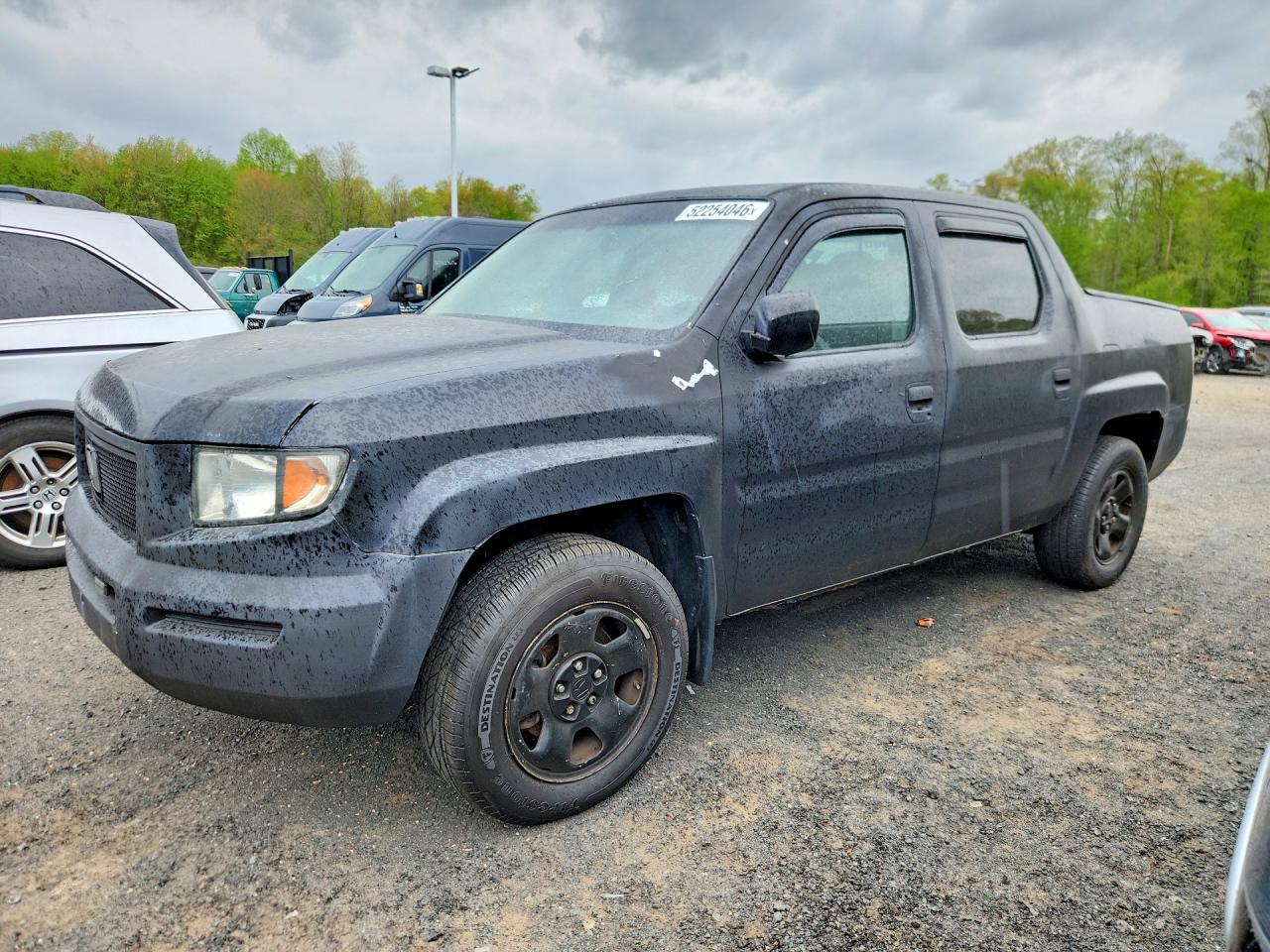 2008 Honda Ridgeline RT, VIN 2HJYK16258H526705 — Minor dents and scratches