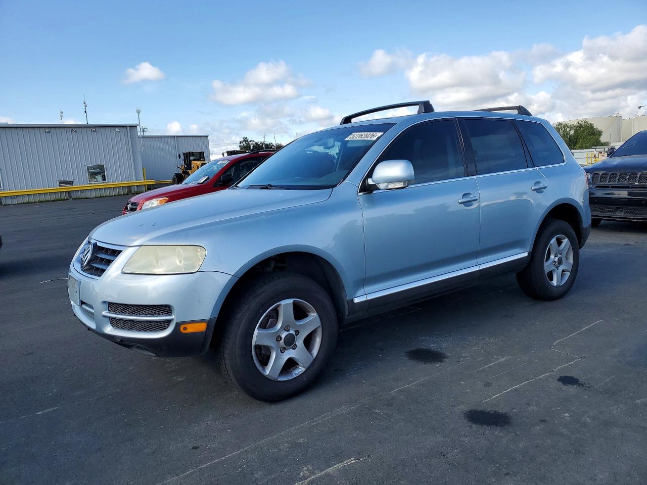 2004 Volkswagen Touareg, VIN WVGBC77L04D082735 — Rear end
