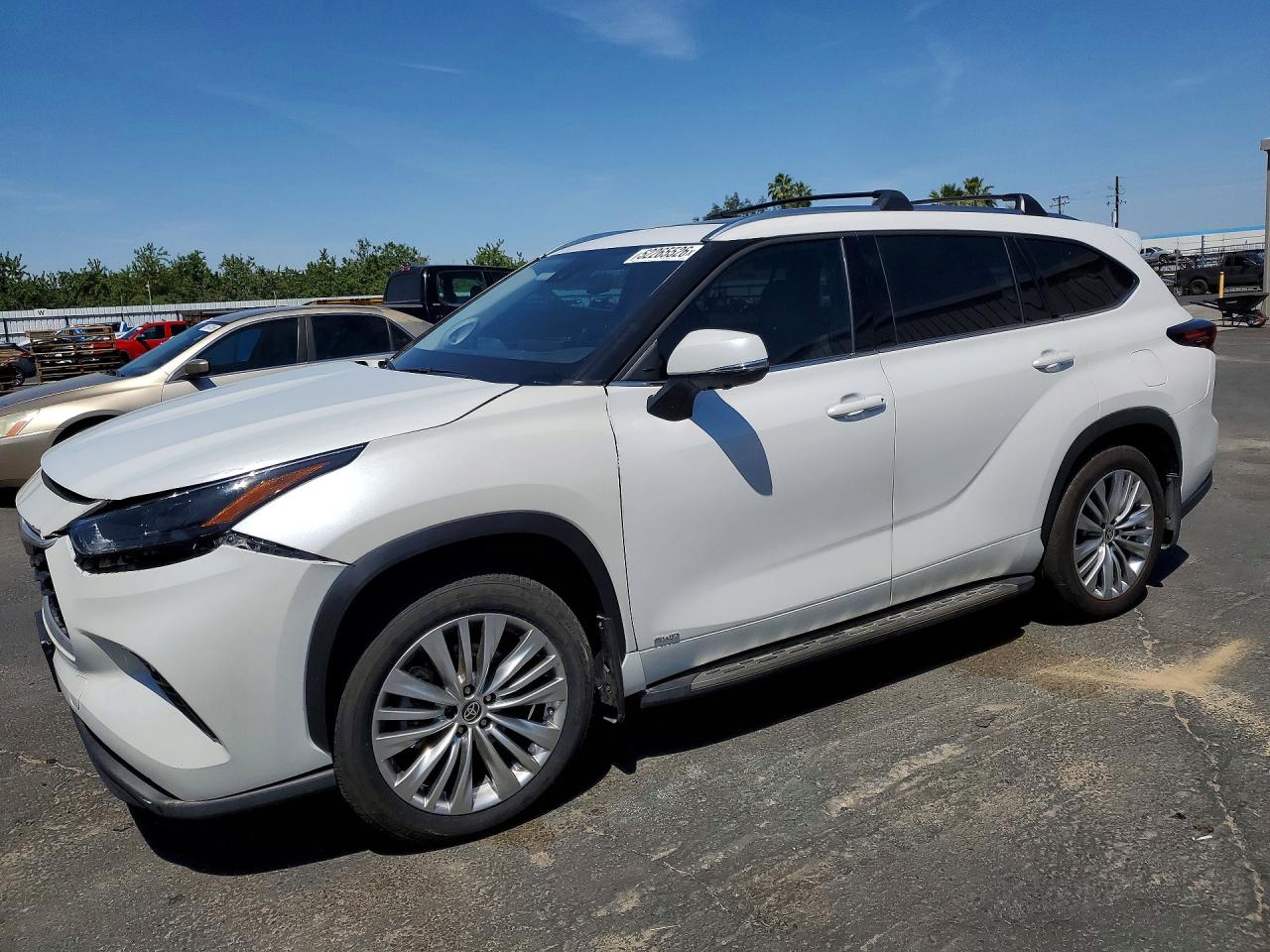 2025 Toyota Highlander Hybrid Platinum, VIN 5TDEBRCH5SS651632 — Partial repair