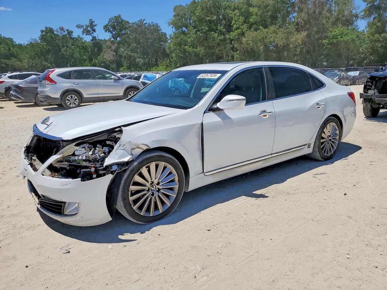 2016 Hyundai Equus Signature, VIN KMHGH4JH8GU106178 — Front end