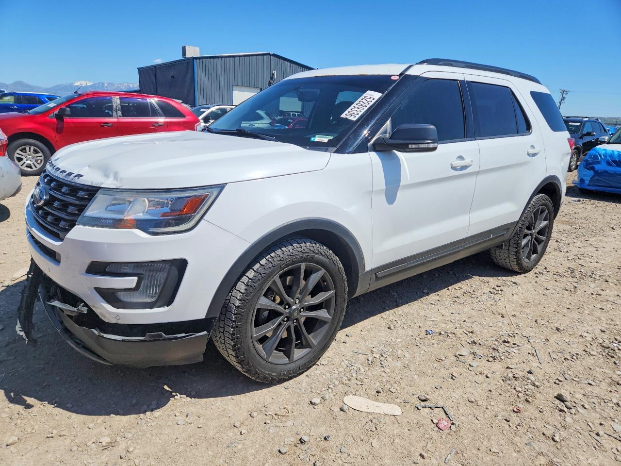 2017 Ford Explorer XLT, VIN 1FM5K8D81HGC63790 — Front end