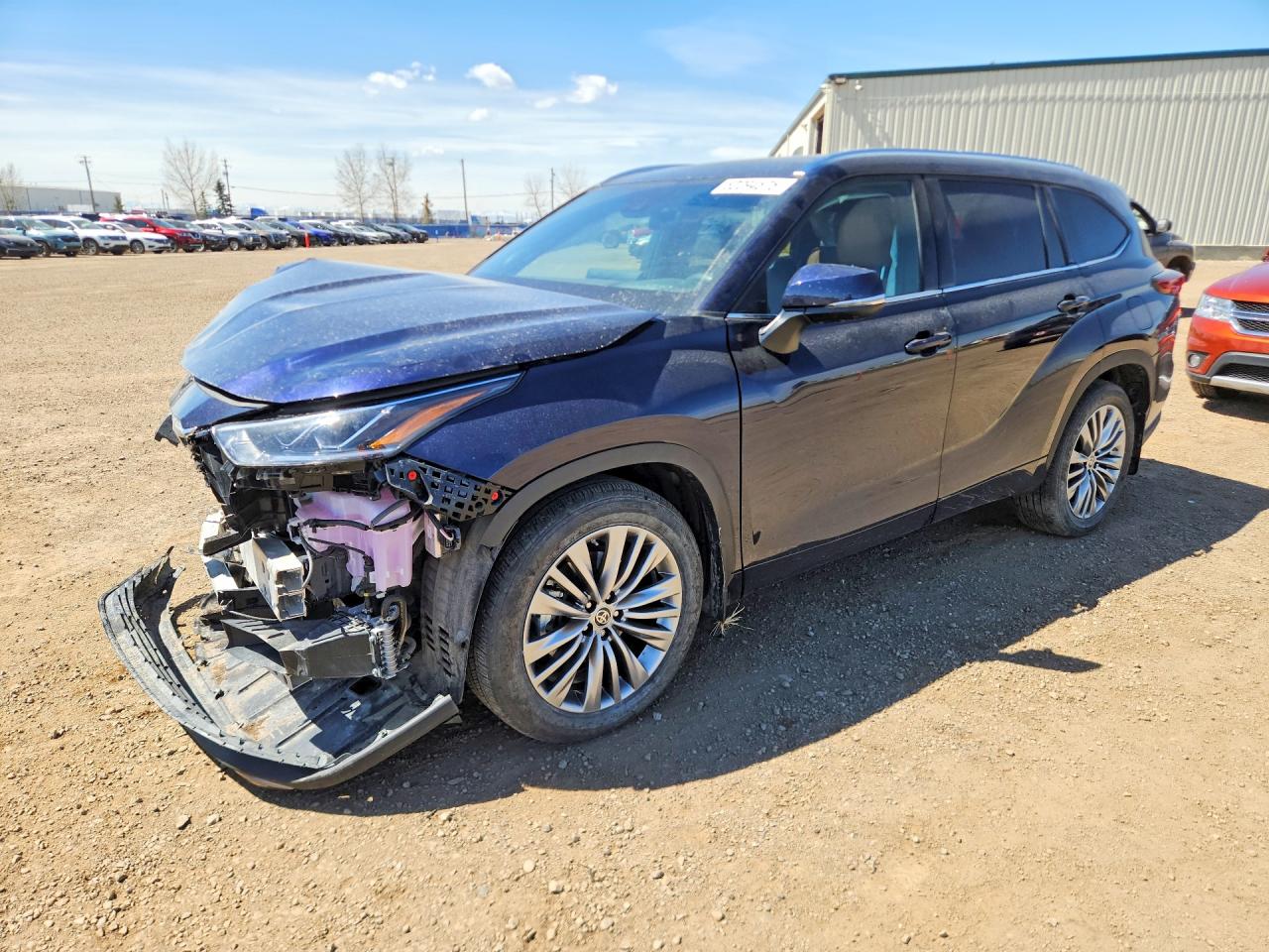 2022 Toyota Highlander Platinum, VIN 5TDFZRBH3NS192591 — Перед