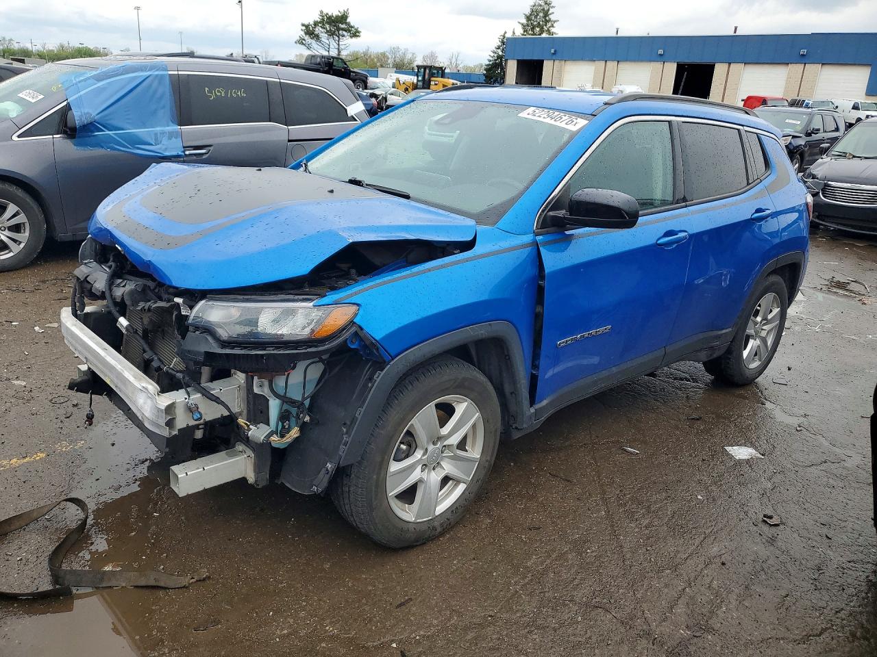 2022 Jeep Compass Latitude, VIN 3C4NJCBBXNT155877 — Front end