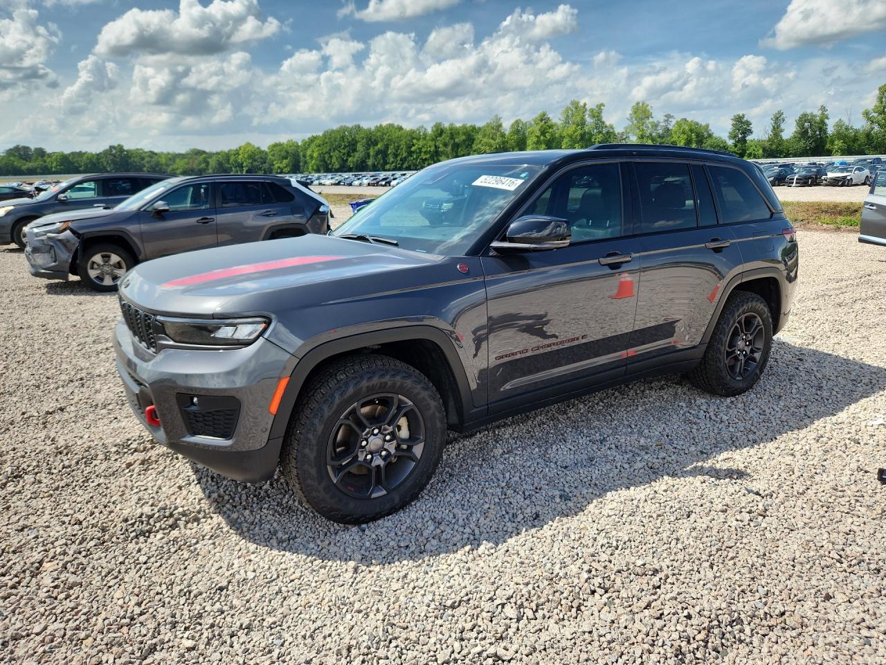 2022 Jeep Grand Cherokee Trailhawk, VIN 1C4RJHCG4N8572421 — Side