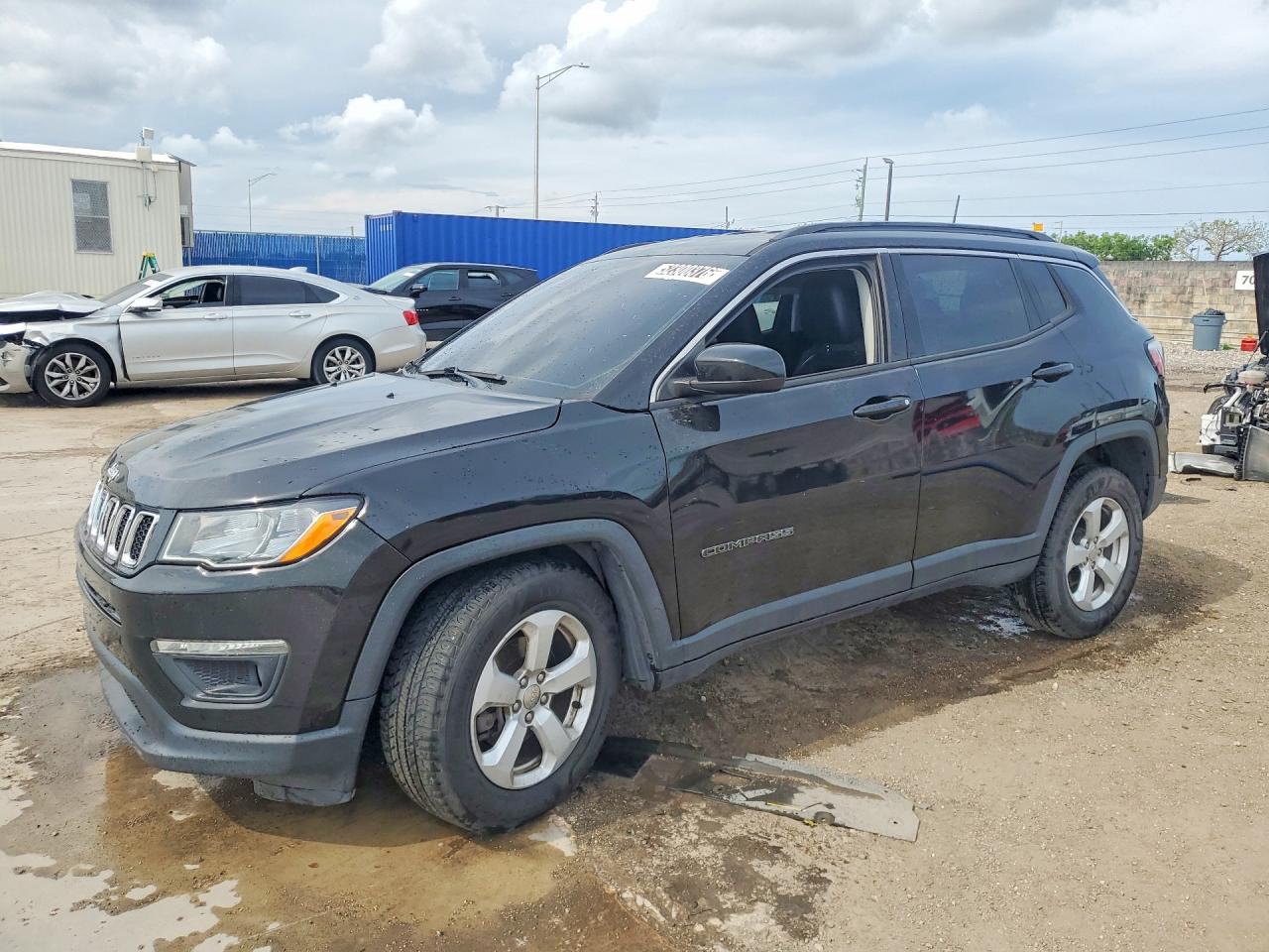 2019 Jeep Compass Latitude, VIN 3C4NJDBB8KT601669 — Перед