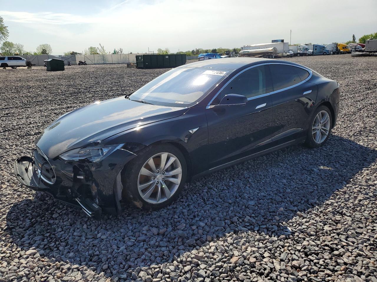 2014 Tesla Model S 60, VIN 5YJSA1S16EFP43496 — Front end