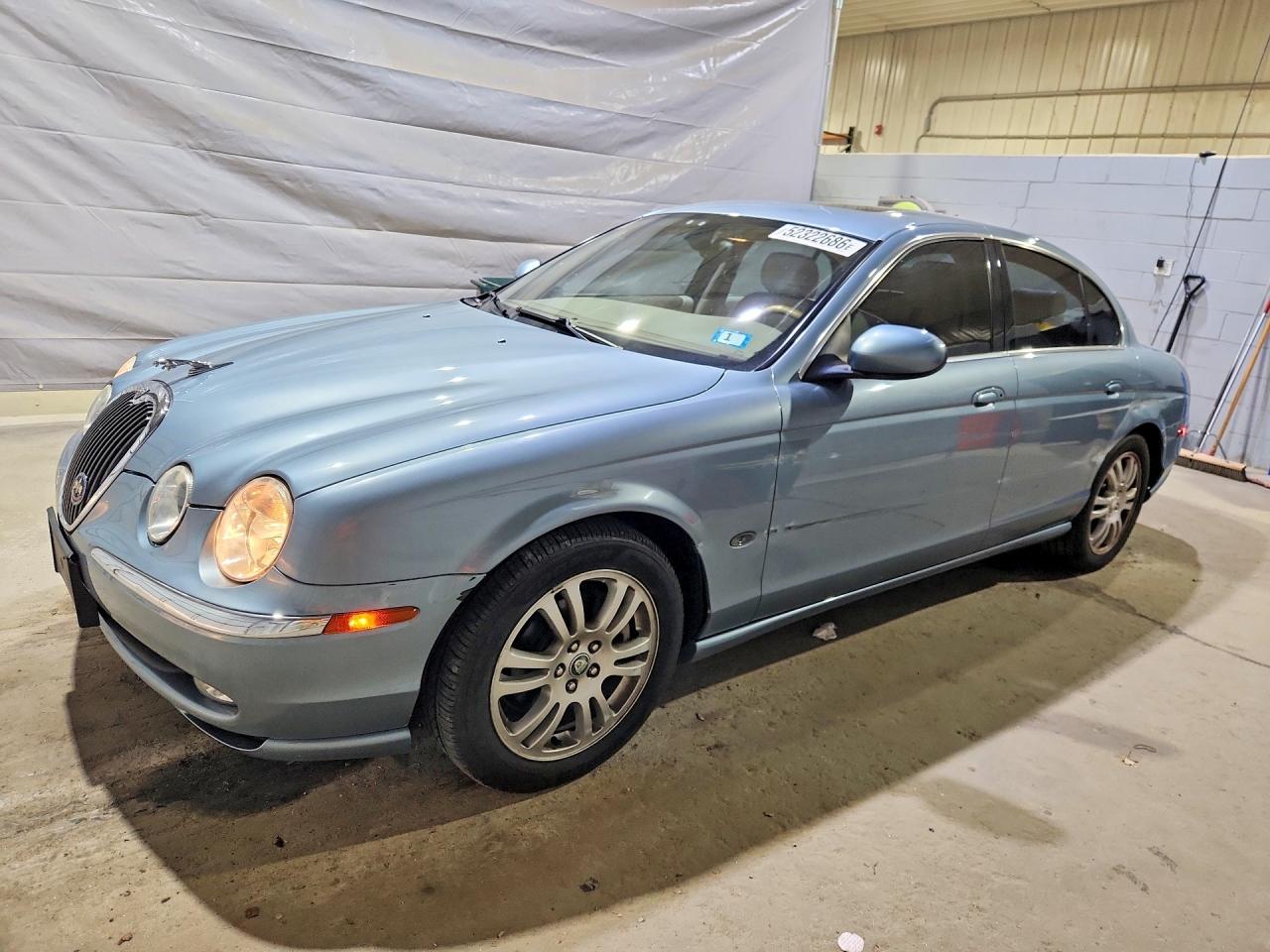 2003 Jaguar S-Type, VIN SAJEA01U93HM92992 — Перед