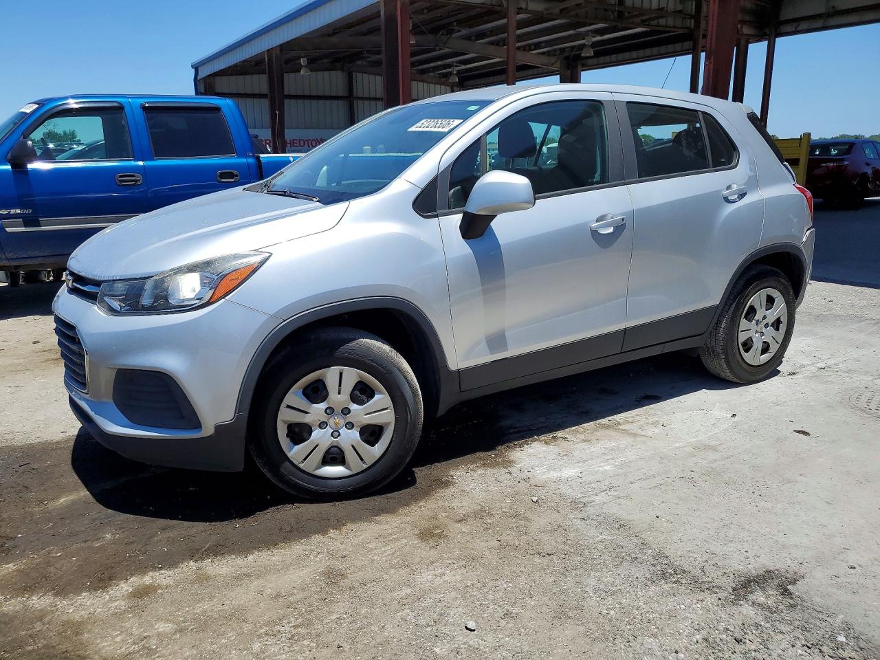 2017 Chevrolet Trax LS, VIN KL7CJKSB5HB063810 — Зад