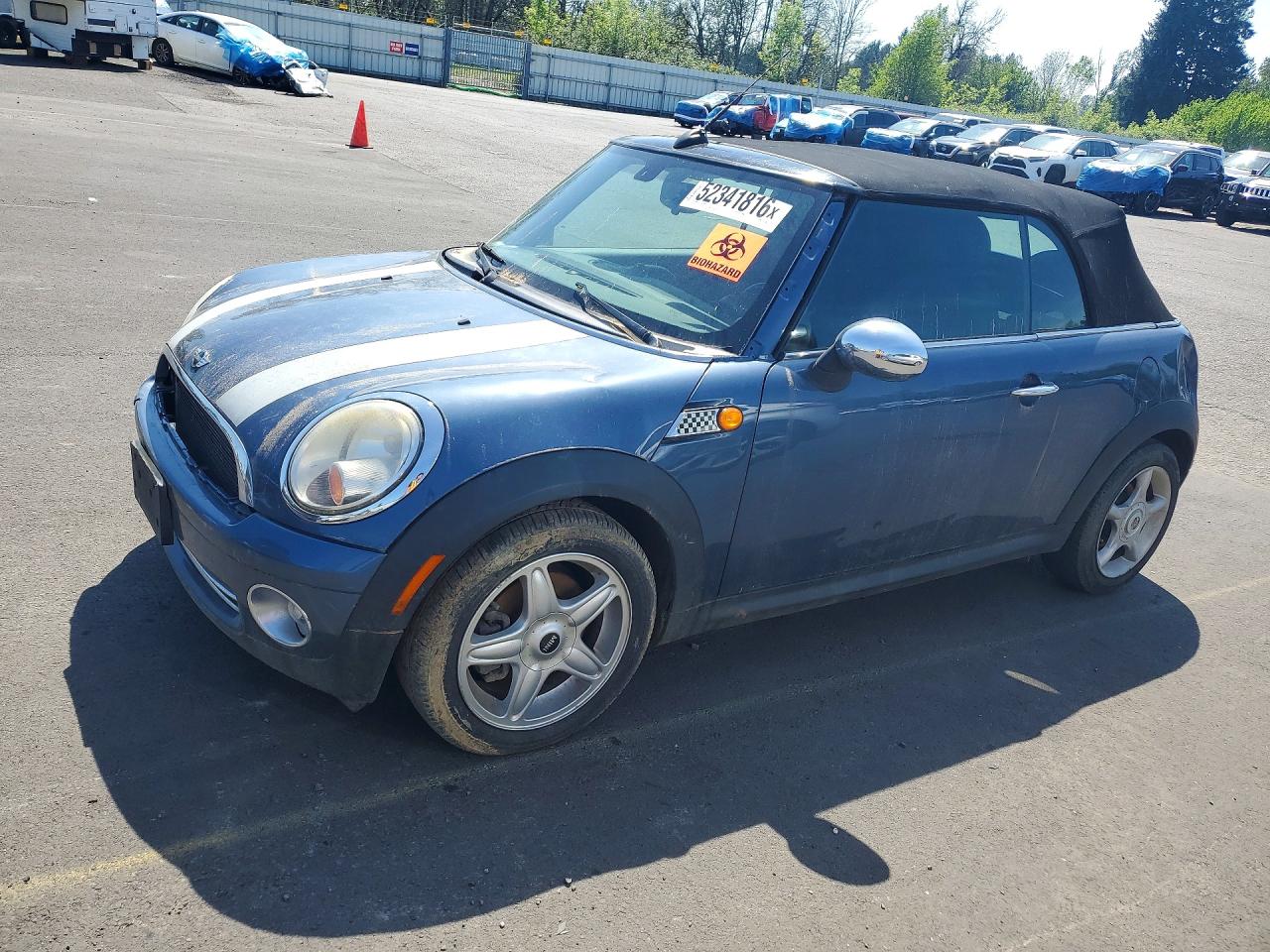 2010 MINI Convertible, VIN WMWMR3C56ATU97746 — Зад