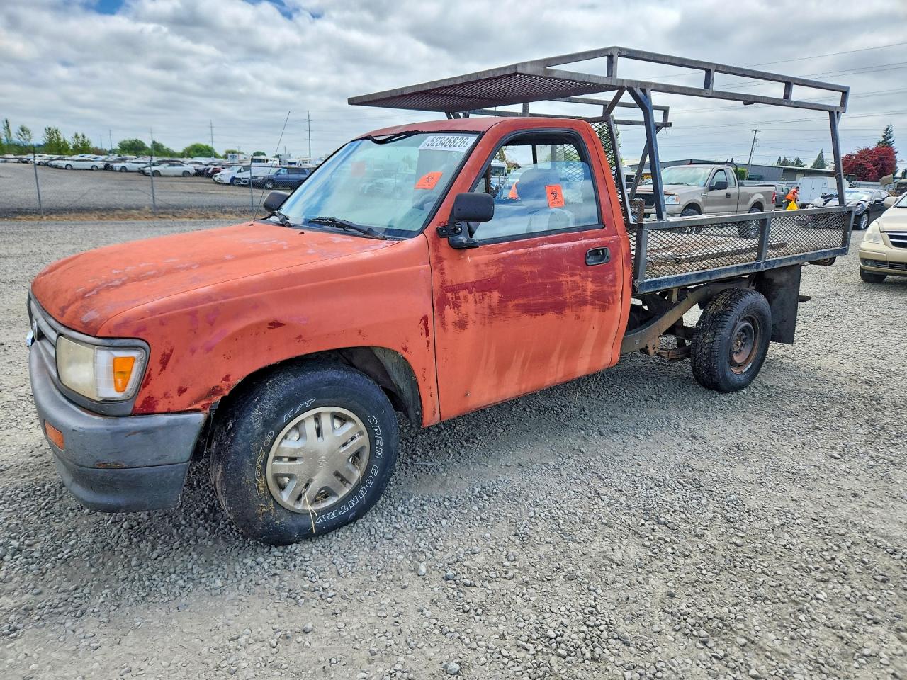 1993 Toyota T100 DX, VIN JT4VD10A9P0001554 — Front end