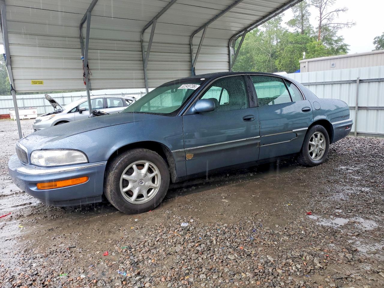 2001 Buick Park Avenue, VIN 1G4CW54K114208883 — Engine fire