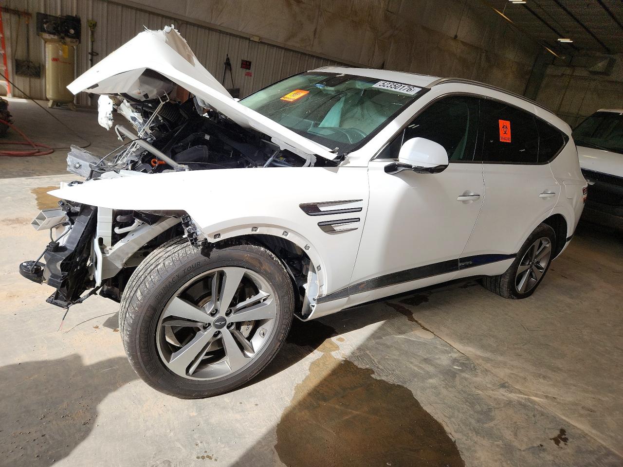 2023 Genesis GV80, VIN KMUHCESC0PU102462 — Front end