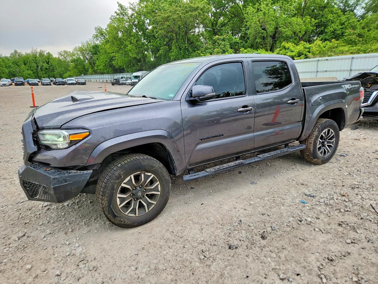 2021 Toyota Tacoma TRD Sport, VIN 5TFAZ5CN4MX110013 — Front end