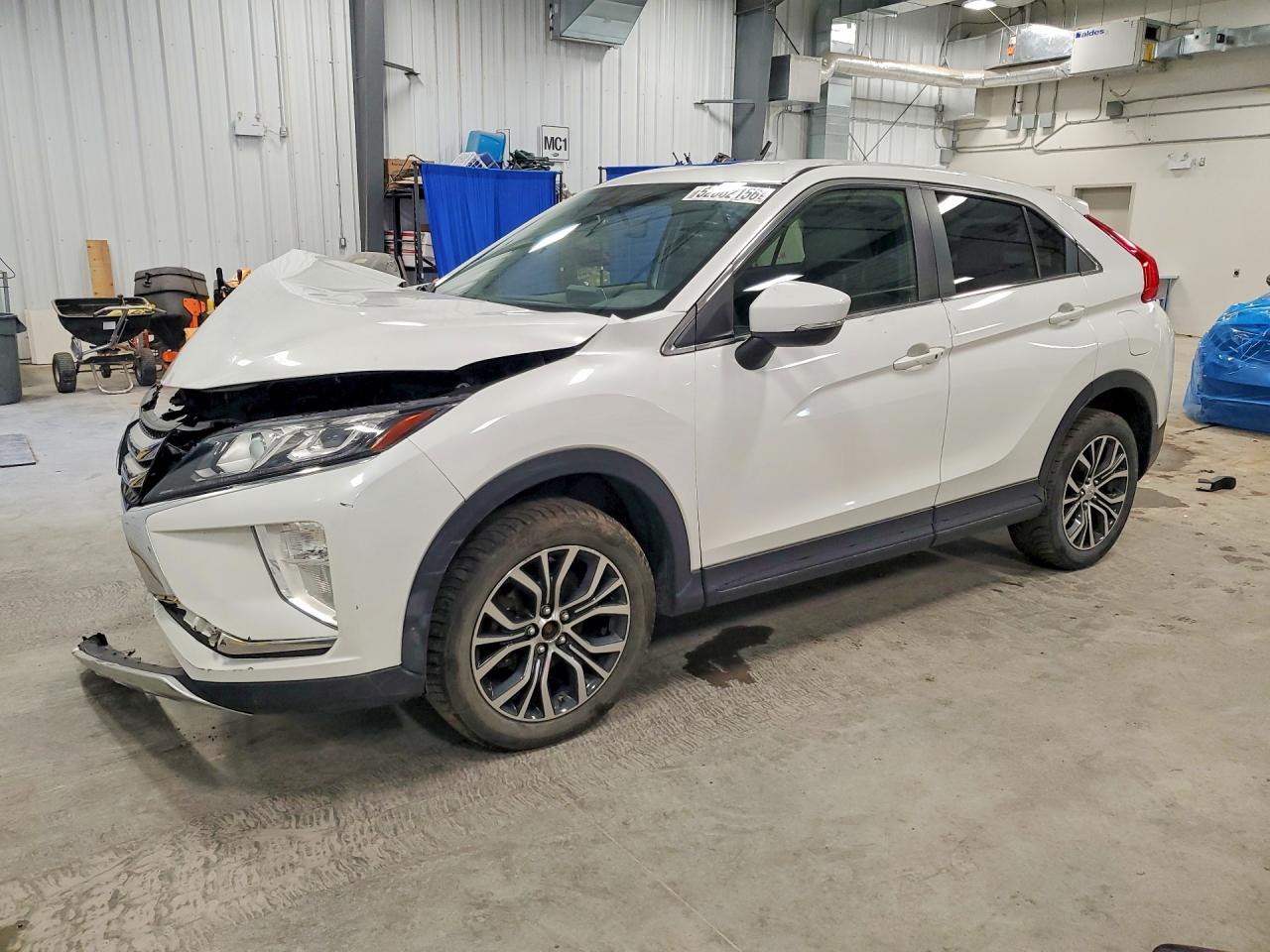 2018 Mitsubishi Eclipse Cross LE, VIN JA4AT4AA4JZ618990 — Front end