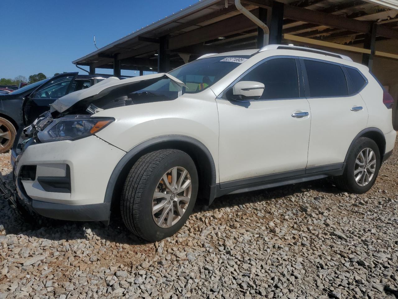 2018 Nissan Rogue SV, VIN KNMAT2MT0JP531445 — Front end