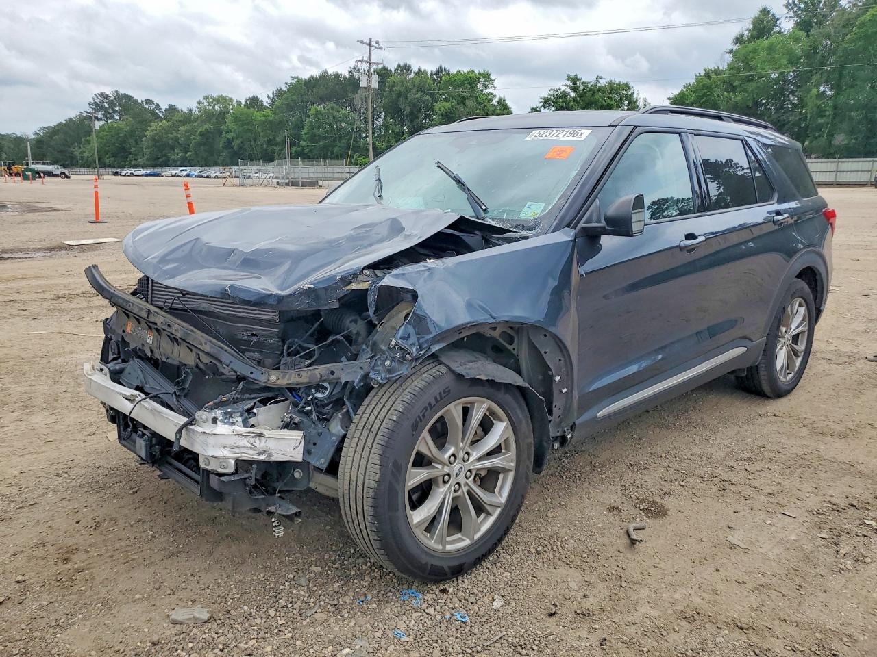 2022 Ford Explorer XLT, VIN 1FMSK7DH4NGC01390 — Фото с аукциона
