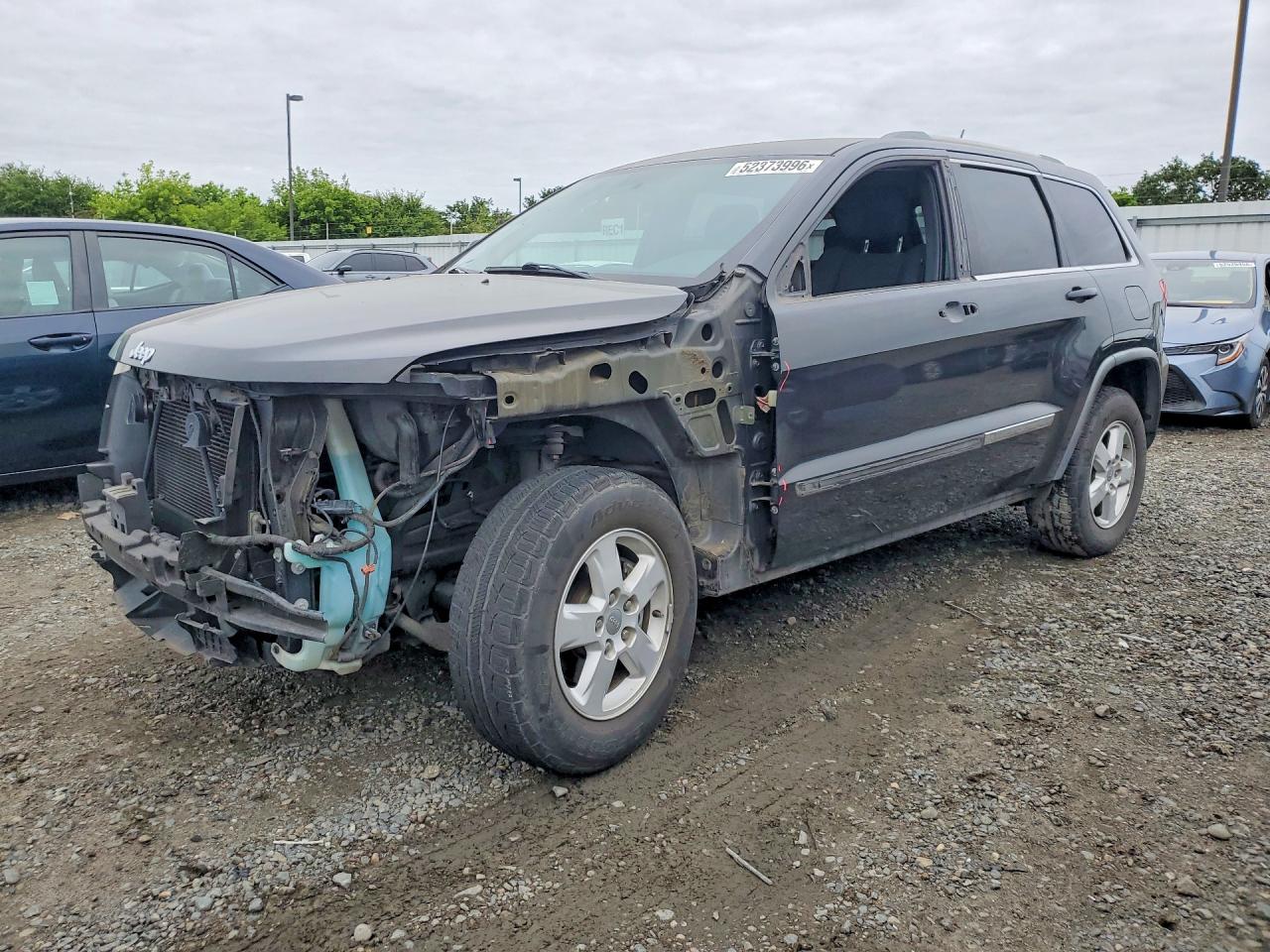 2011 Jeep Grand Cherokee Laredo, VIN 1J4RR4GG9BC546475 — Front end
