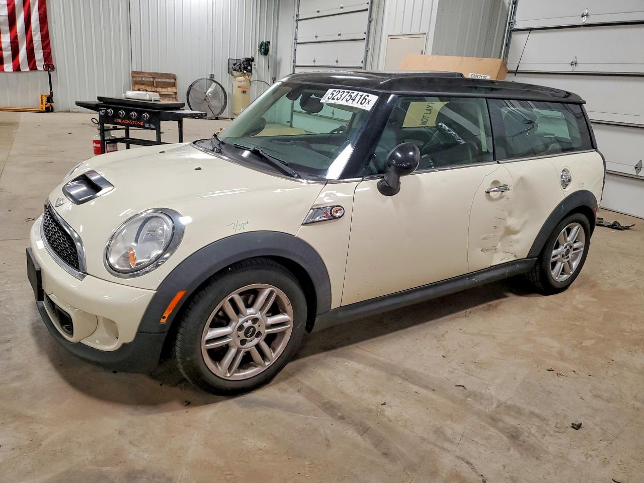 2013 MINI Clubman S, VIN WMWZG3C50DTY39286 — Бок