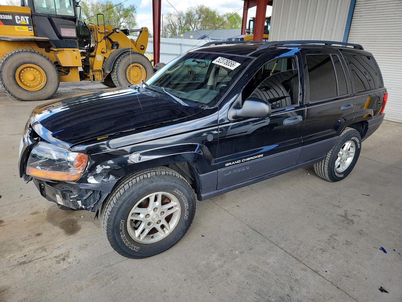 2004 Jeep Grand Cherokee Laredo, VIN 1J4GW48S44C353639 — Front end