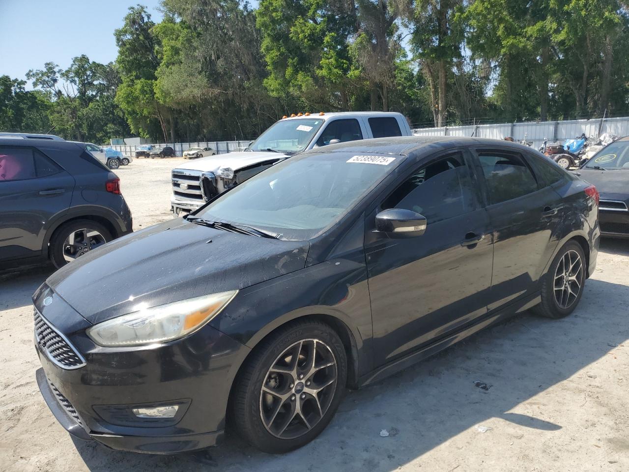2015 Ford Focus SE, VIN 1FADP3F20FL277901 — Мелкие вмятины и царапины