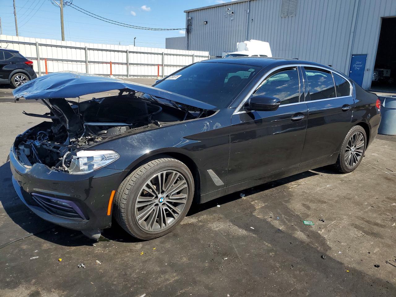 2018 BMW 5 Series 530i xDrive, VIN WBAJA7C56JWC77056 — Front end