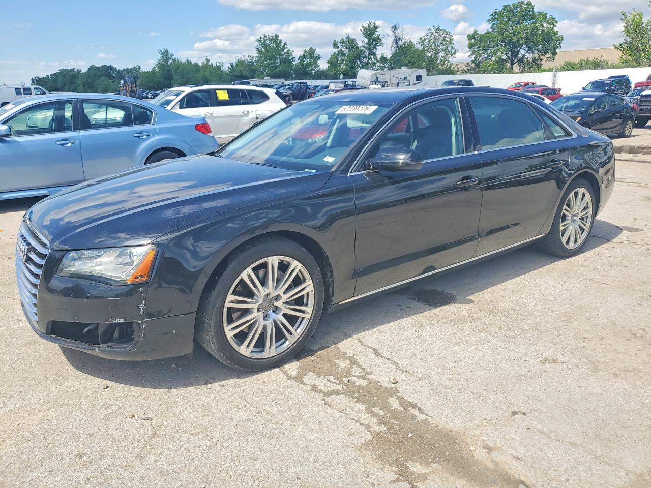 2013 Audi A8 3.0L, VIN WAURGAFD9DN034088 — Мелкие вмятины и царапины