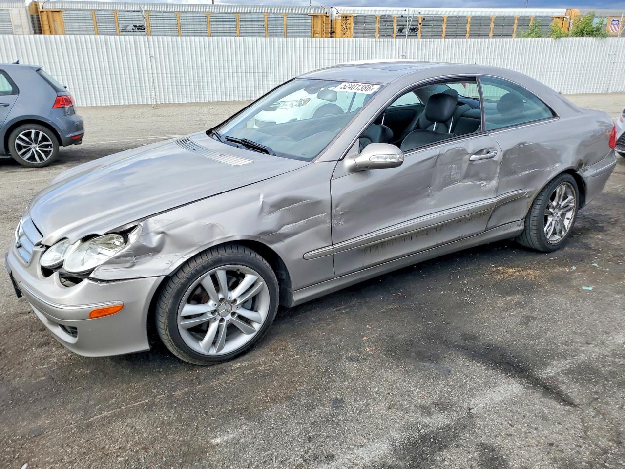 2006 Mercedes-Benz CLK 350, VIN WDBTJ56J86F196670 — Side