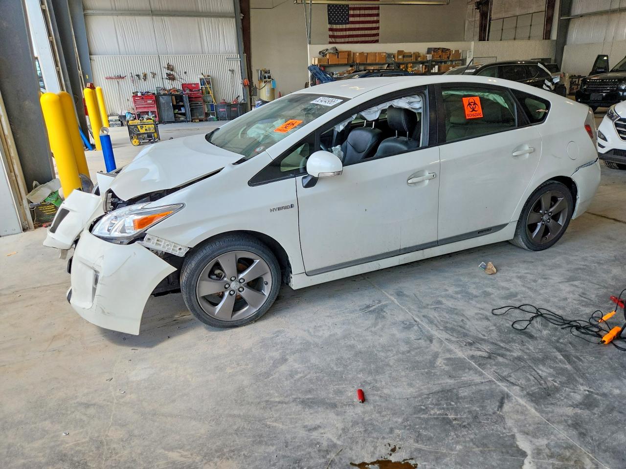 2015 Toyota Prius Persona Series, VIN JTDKN3DU8F0397507 — Front end